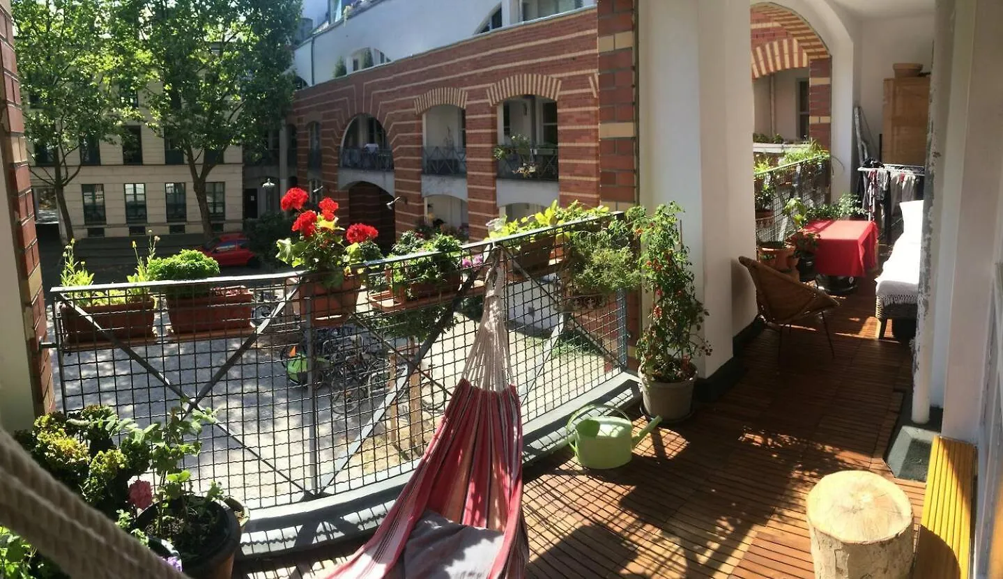 Ubytování v soukromí Apartmán Zimmer Mit Blick Auf Den Fernsehturm In 3Zimmer Wg Berlín